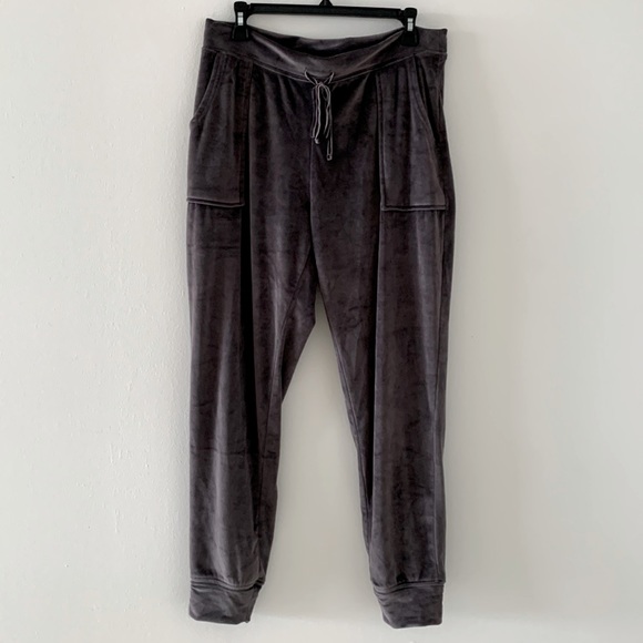 House of Harlow 1960 Velour Joggers Pants - Picture 1 of 7